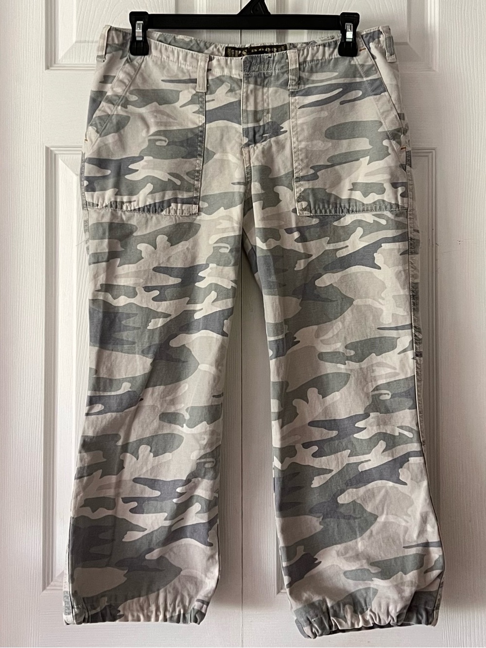 Periscope Camo Print Capris